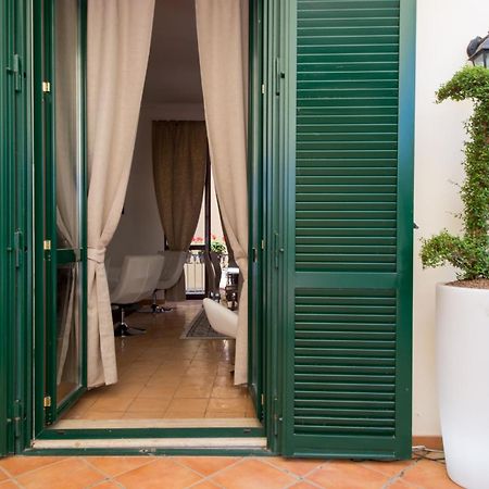 Boutique Apartment Al Duomo Salerno Esterno foto