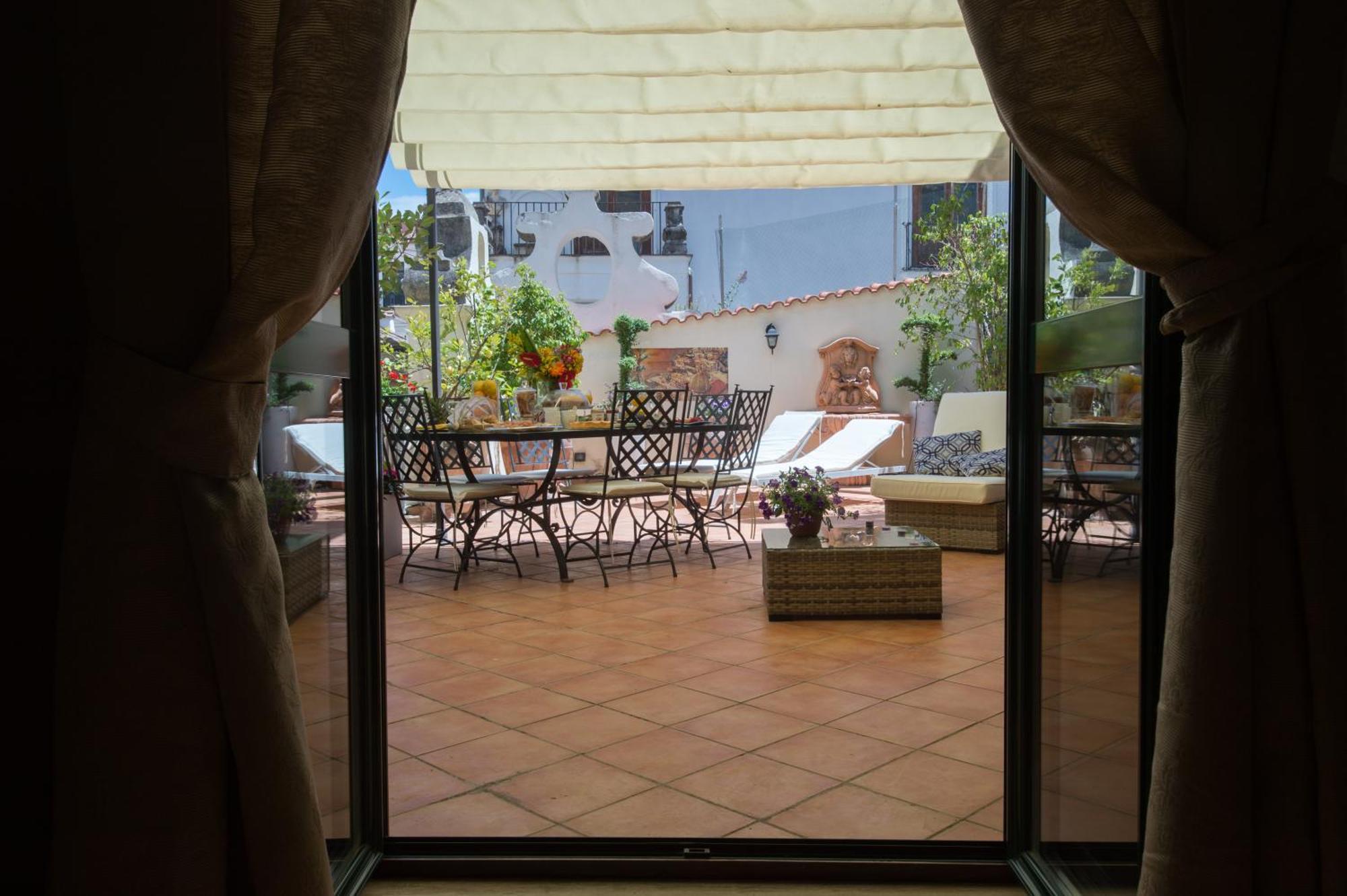 Boutique Apartment Al Duomo Salerno Esterno foto